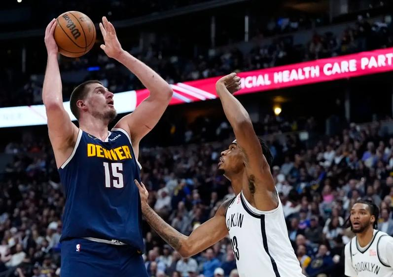 爱游戏-包含刷新纪录引发热议！，穆雷在篮网比赛中反败为胜再创辉煌时刻的词条