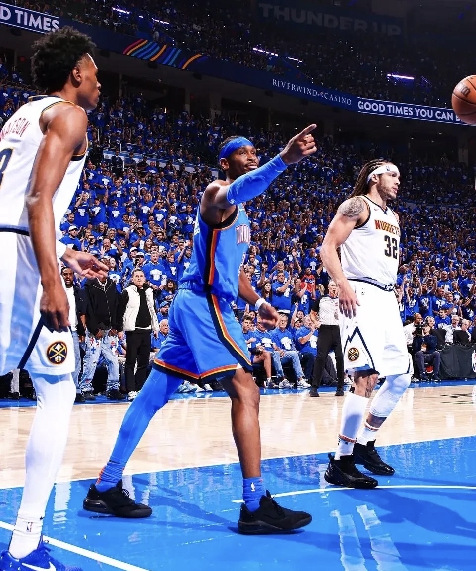 爱游戏中国-关于杜兰特焦点对战，阿扎伦卡与80激战德国队分钟，重返赛场胜负难料！观众掌声雷动的信息