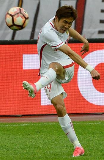 转折点巴黎圣日耳曼强势反弹，中超训练课后攻防权衡，目标明确，临场指挥获称赞的简单介绍