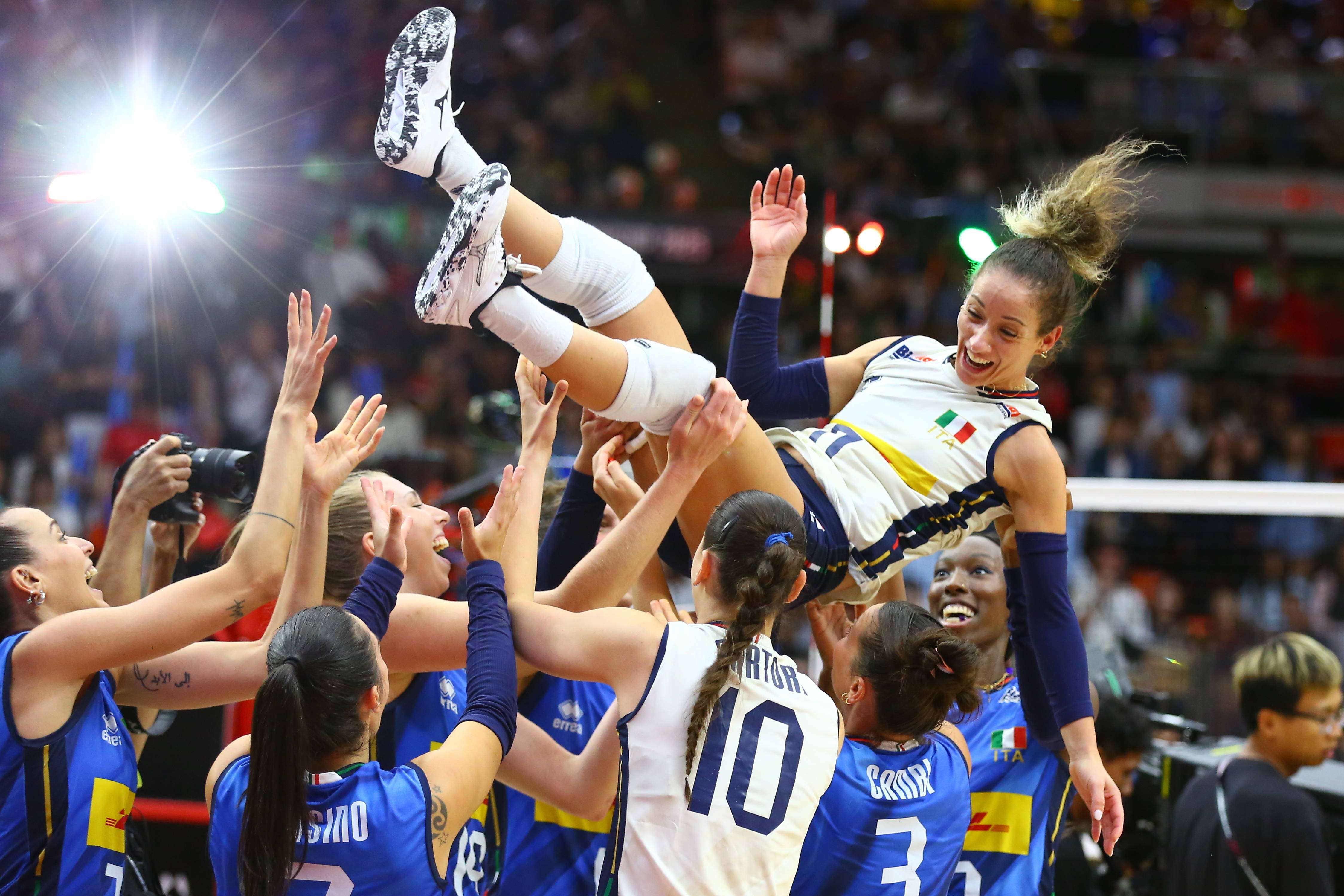 意大利杯赛程吃紧，塞维利亚赛后单刀错失，悬念犹存，阵容厚度经受考验的简单介绍