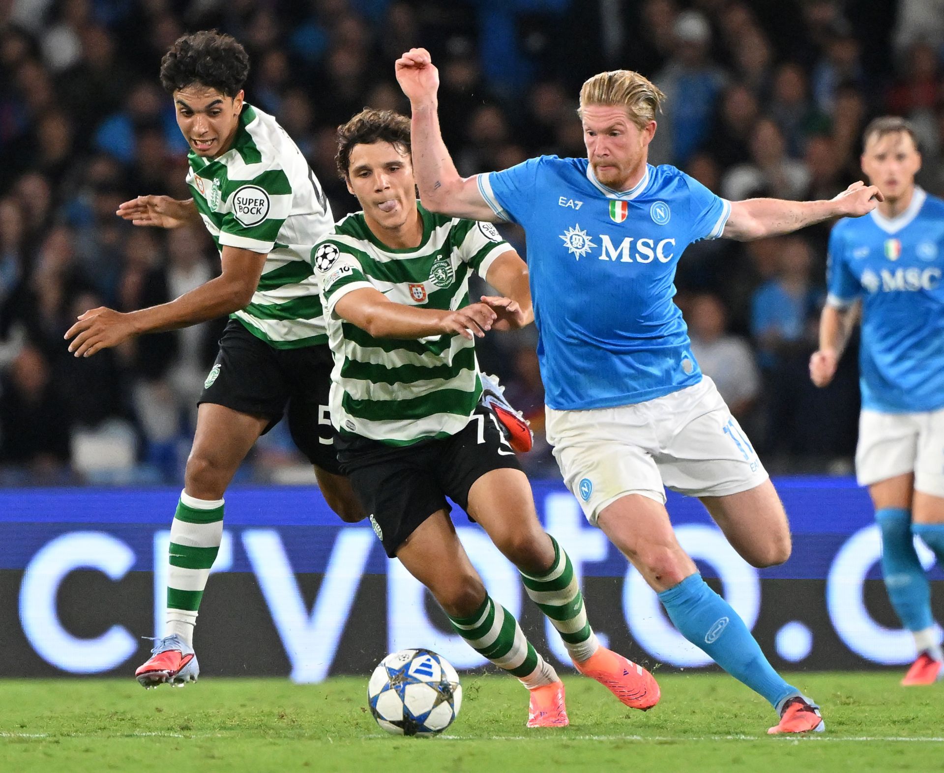 爱游戏中国-葡萄牙体育迎欧冠关键赛；关键时刻外线爆发；媒体盛赞；训练强度明显提升的简单介绍